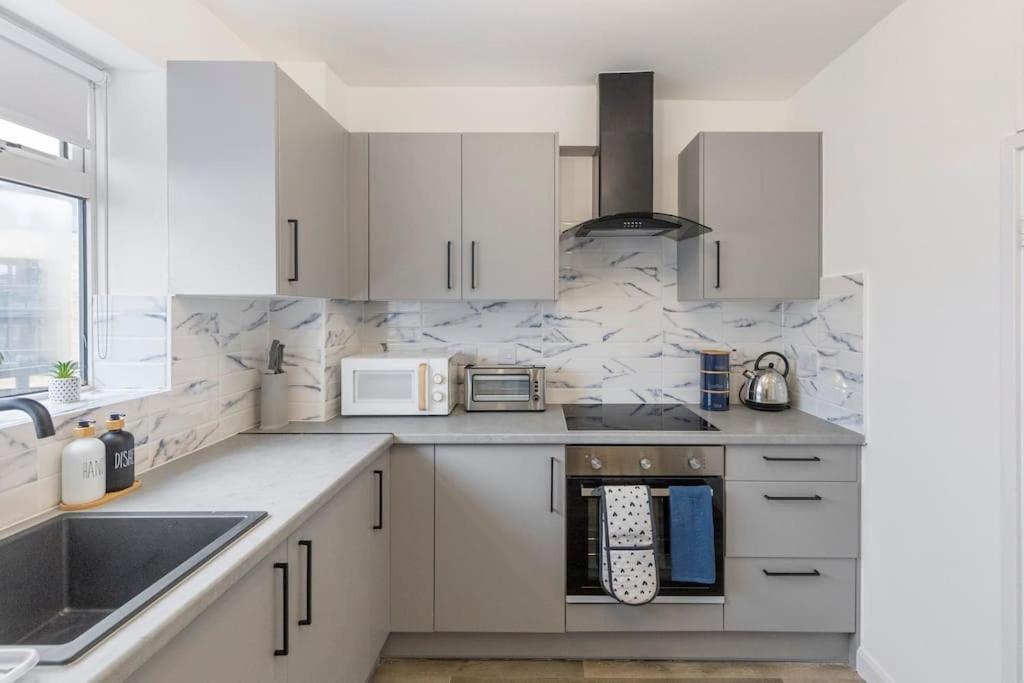 شقة Shard View 2Br Next Tower Bridge لندن المظهر الخارجي الصورة